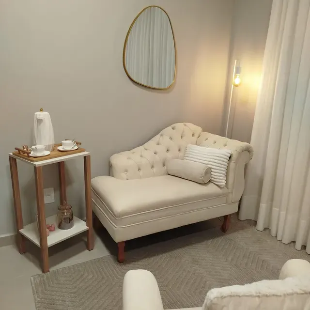 Sala de atendimento do consultório: poltronas confortáveis em ambiente acolhedor